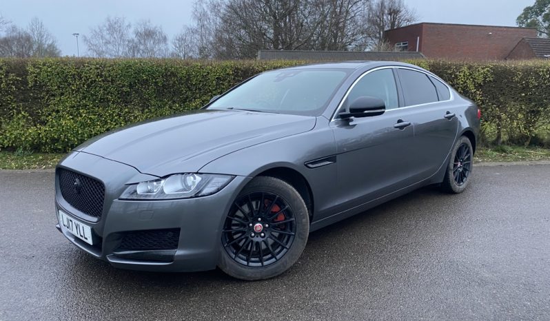 
								Jaguar XF full									