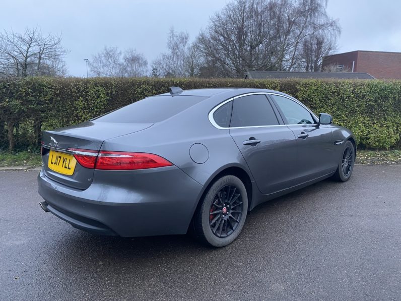 
								Jaguar XF full									