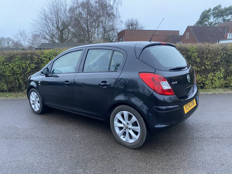 
								Vauxhall Corsa full									