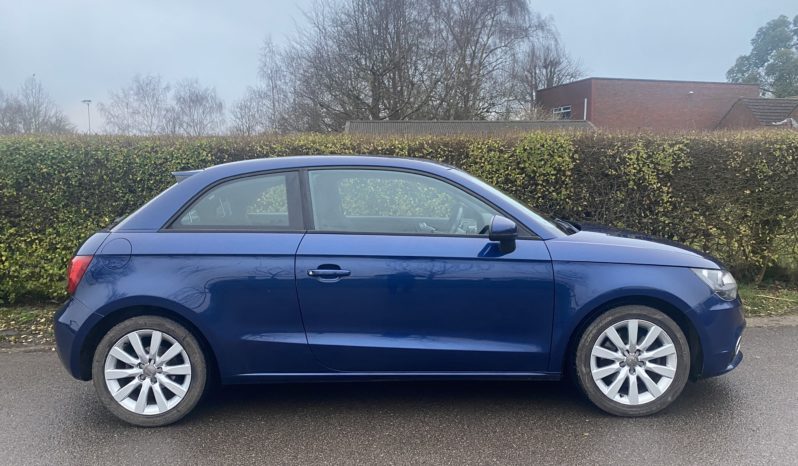 
								Audi A1 full									