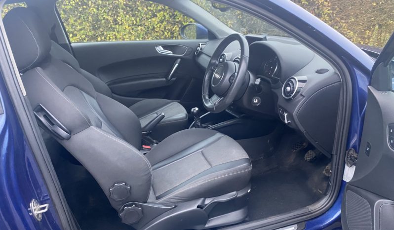
								Audi A1 full									