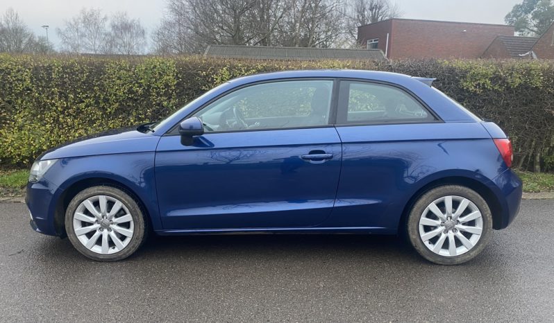 
								Audi A1 full									