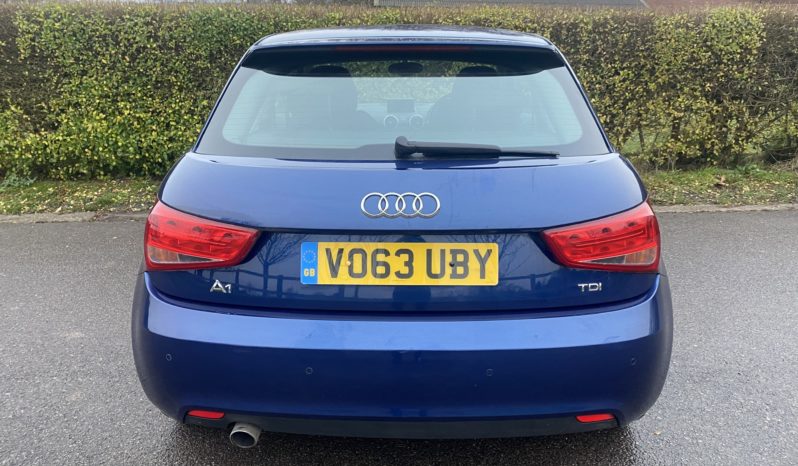 
								Audi A1 full									