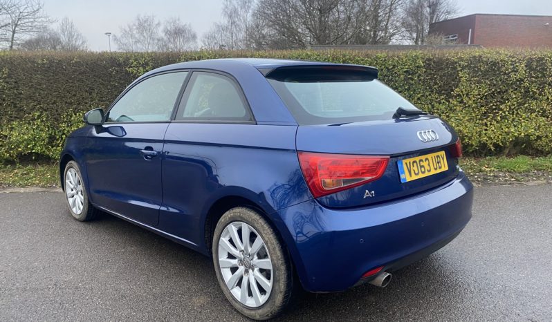 
								Audi A1 full									