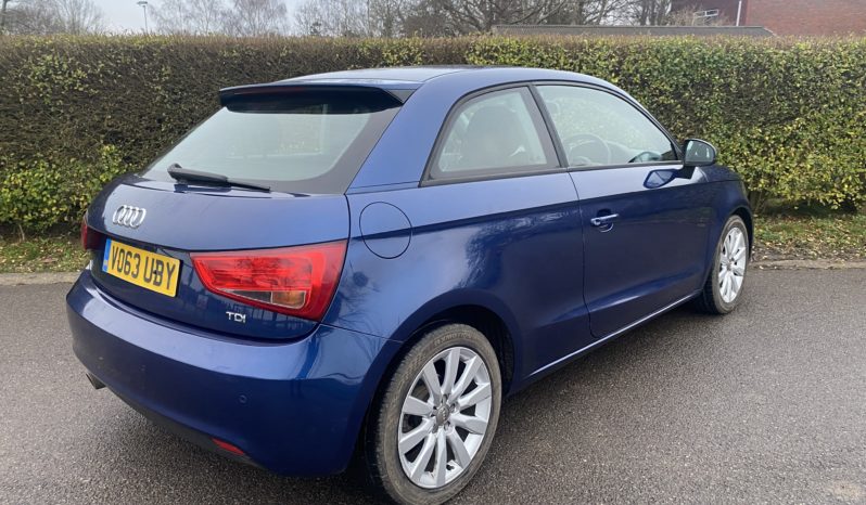 
								Audi A1 full									