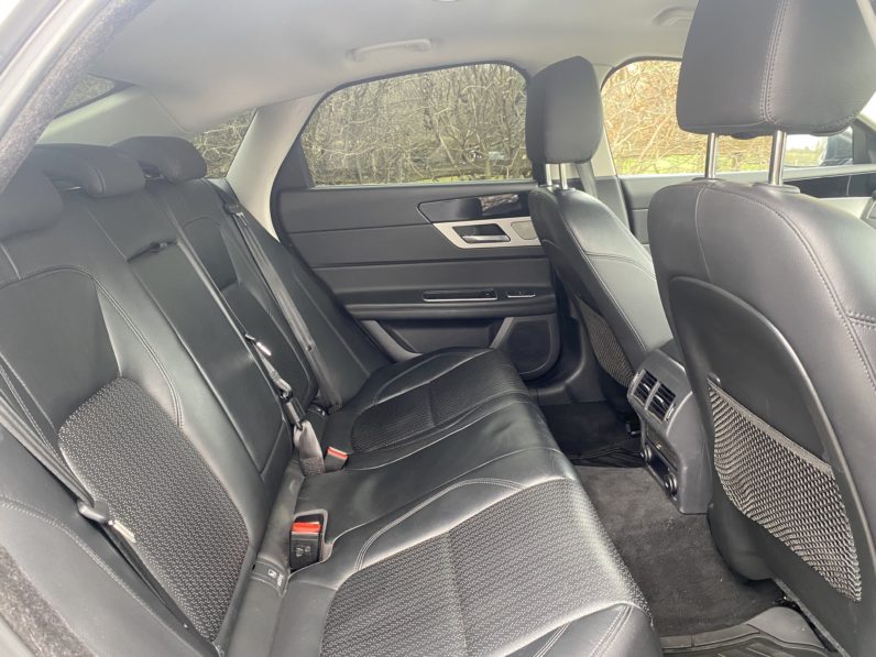 
								Jaguar XF full									