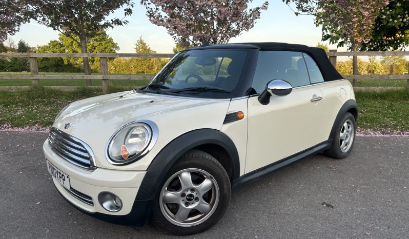 
								Mini Convertible full									