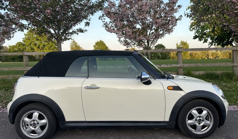
								Mini Convertible full									