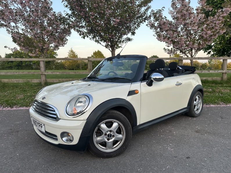 
								Mini Convertible full									