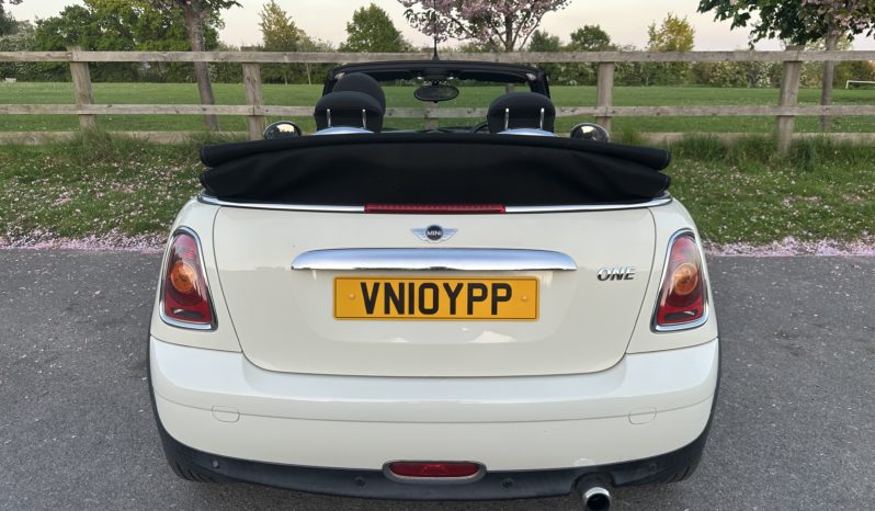 
								Mini Convertible full									