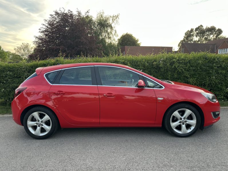 
								Vauxhall Astra full									