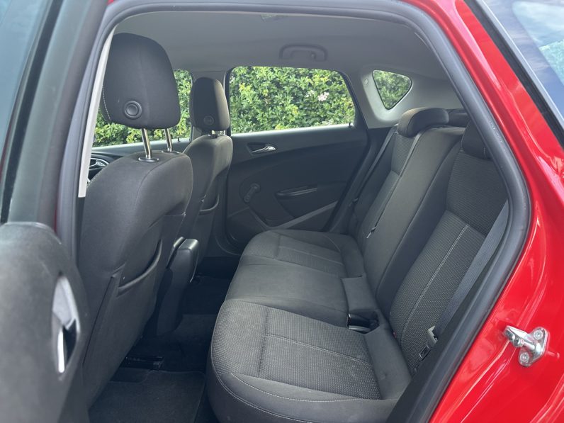 
								Vauxhall Astra full									