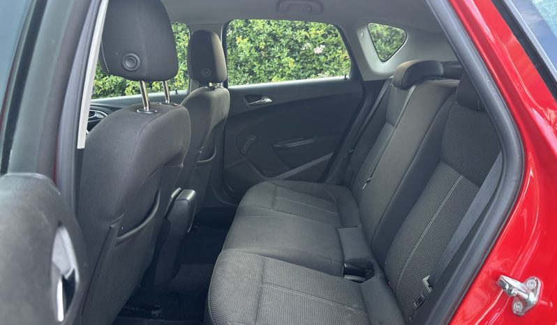 
								Vauxhall Astra full									