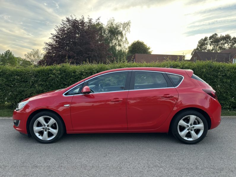 
								Vauxhall Astra full									
