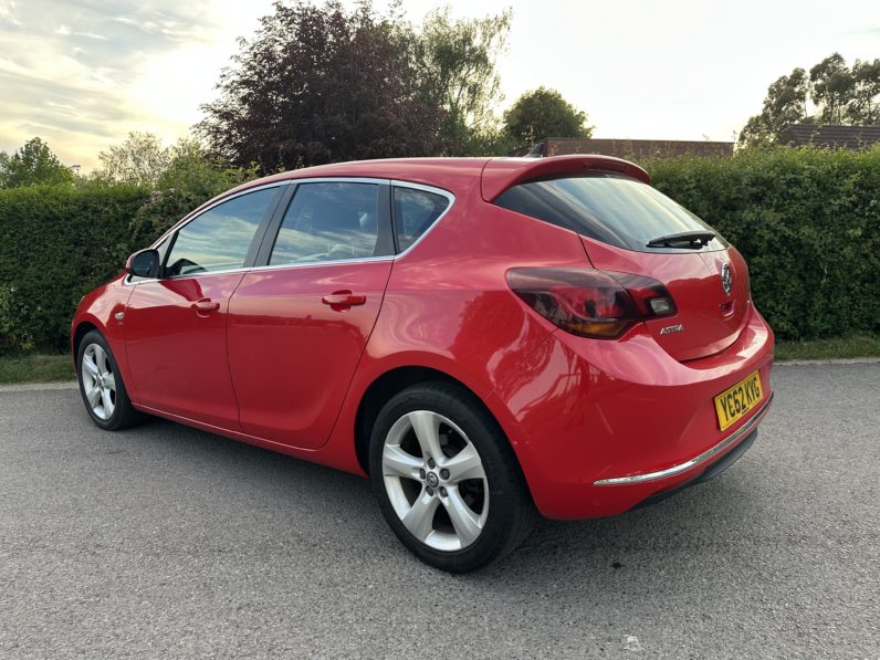 
								Vauxhall Astra full									