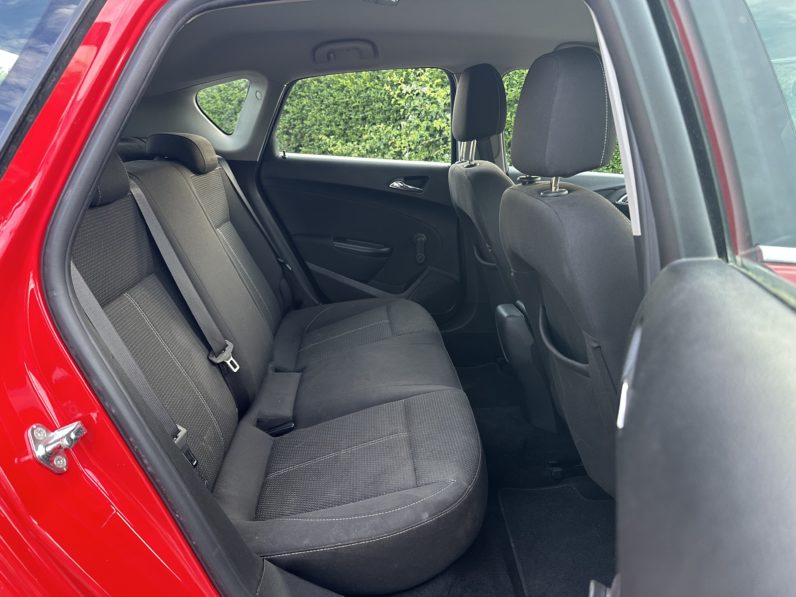 
								Vauxhall Astra full									