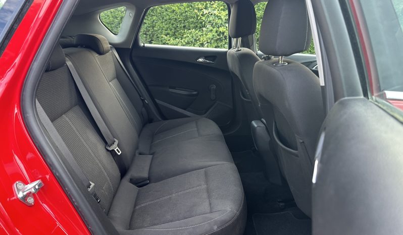 
								Vauxhall Astra full									