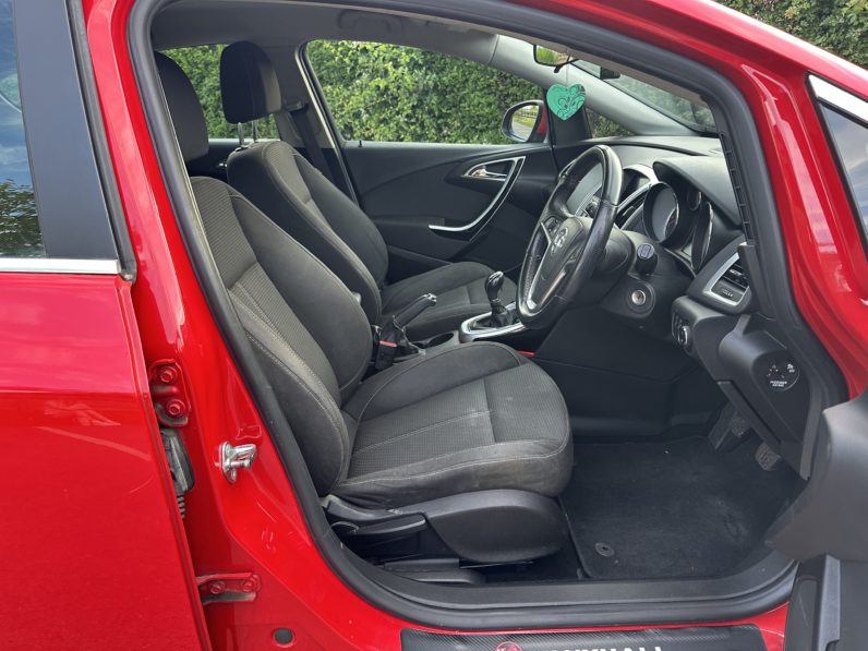 
								Vauxhall Astra full									
