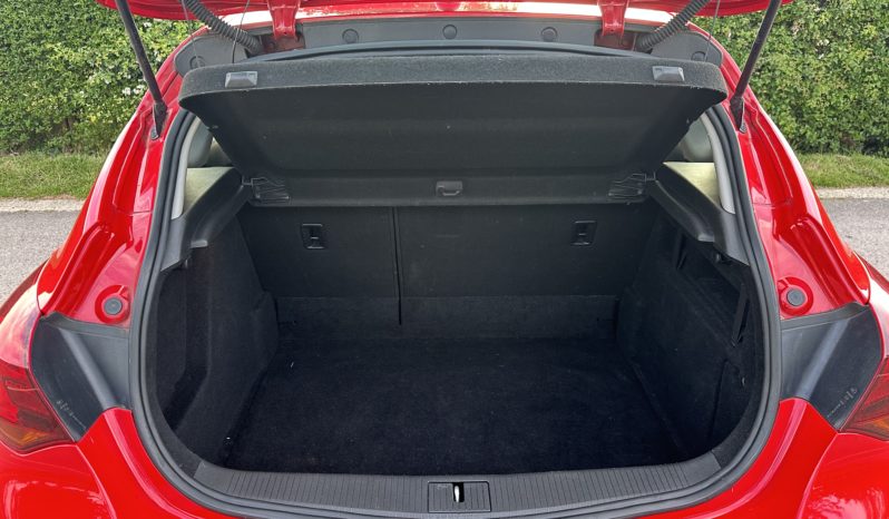 
								Vauxhall Astra full									
