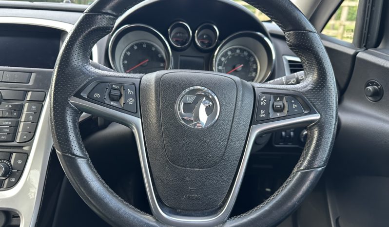 
								Vauxhall Astra full									