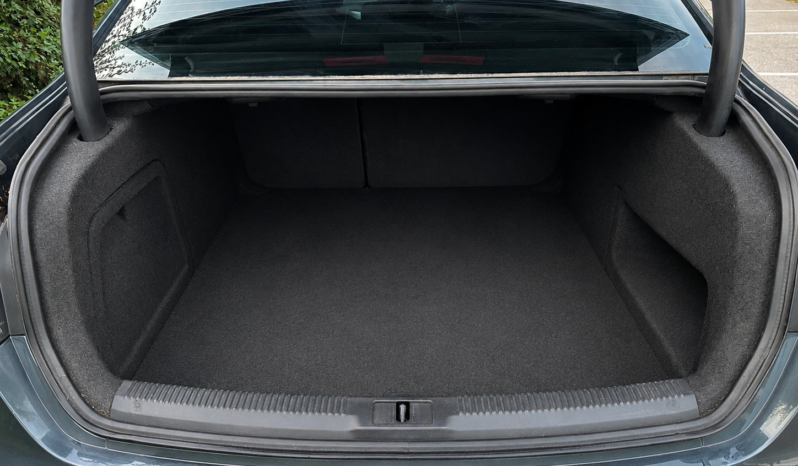 
								Audi A4 full									