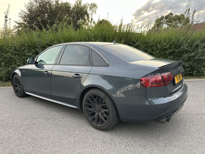 
								Audi A4 full									