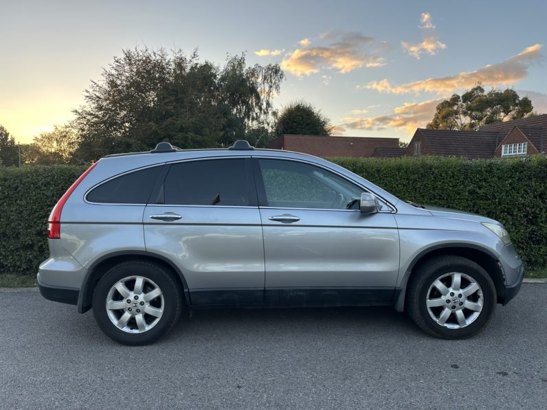 
								Honda CR-V full									