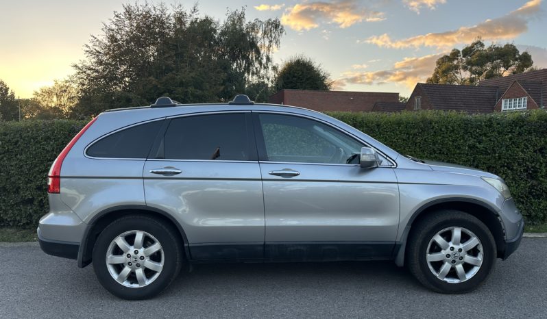 
								Honda CR-V full									
