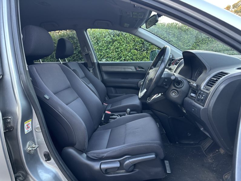 
								Honda CR-V full									