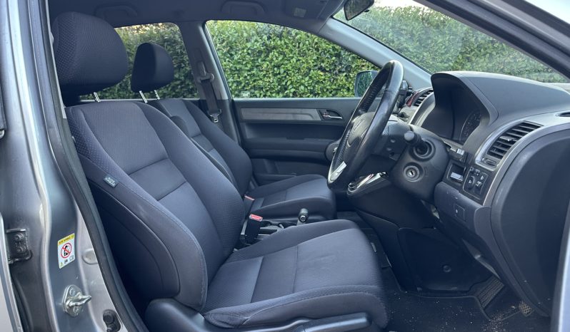 
								Honda CR-V full									