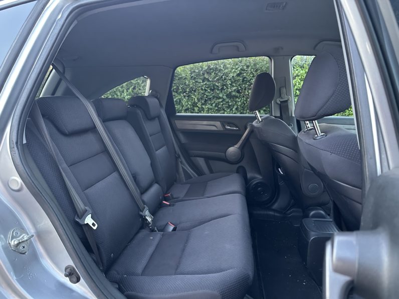 
								Honda CR-V full									