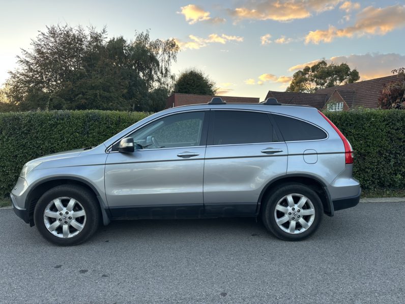 
								Honda CR-V full									