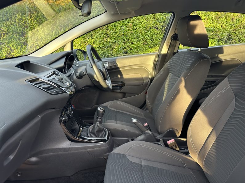 
								Ford Fiesta full									