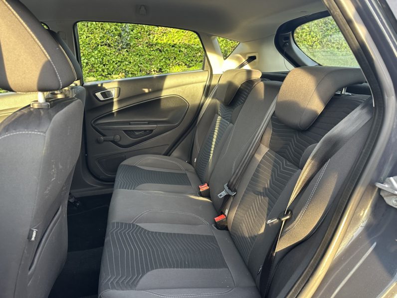 
								Ford Fiesta full									