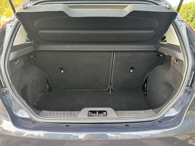 
								Ford Fiesta full									