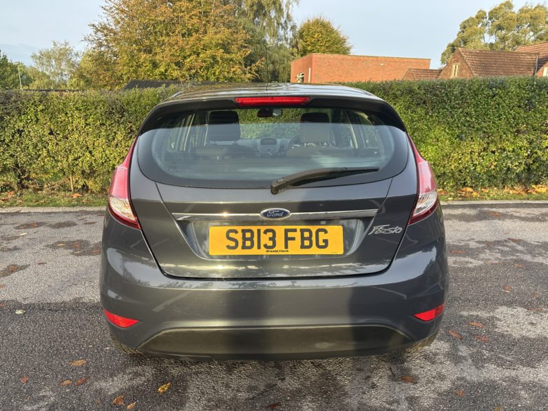 
								Ford Fiesta full									