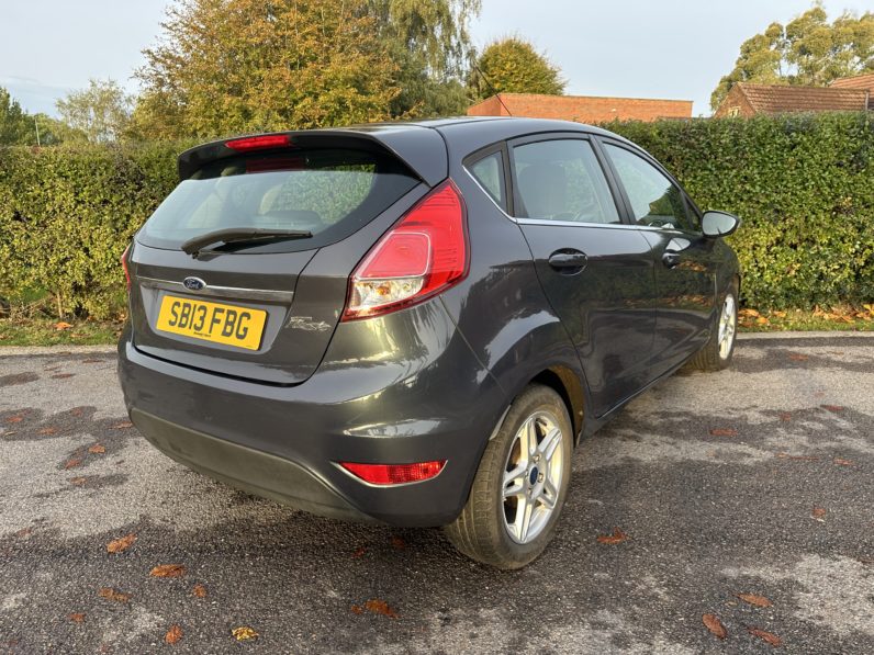 
								Ford Fiesta full									