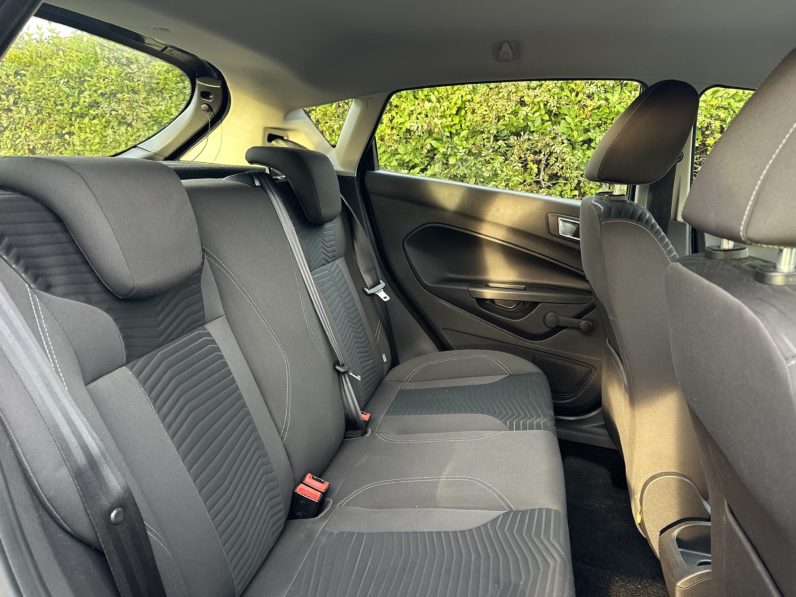 
								Ford Fiesta full									